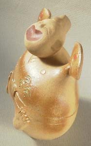 陶器の縁起物人形「ビック笑顔」